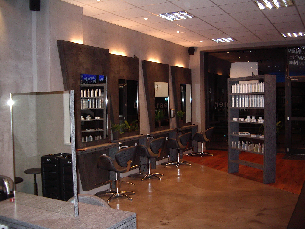 cheveux courts oreilles décollées