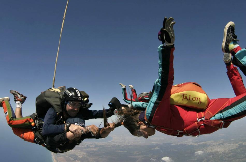 Coiffeur saut en parachute